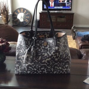 NWT. Tory Burch Kerrington Lace Print Shopper.